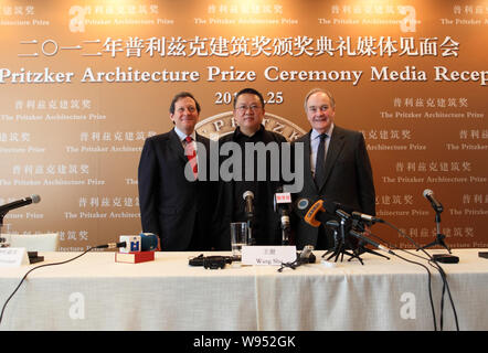 2012 Pritzker Architecture Prize winner Wang Shu (C), Palumbo (R), chairman of the jury of the Pritzker Architecture Prize, and Thomas Pritzker, Chair Stock Photo