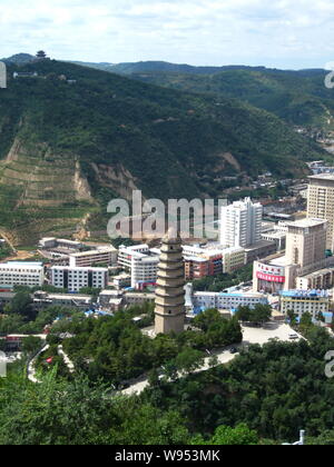 --FILE--Cityscape of YanAn city, northwest Chinas Shaanxi province, 12 September 2011.   Yanan, the iconic centre of the Communist Partys revolutionar Stock Photo