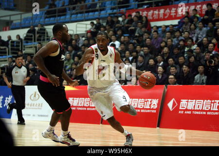 Tracy Mcgrady Qingdao Eagles Left Challenges Zheng Huai Foshan Long – Stock  Editorial Photo © ChinaImages #244181742