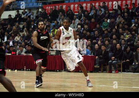 Tracy Mcgrady Qingdao Eagles Left Challenges Zheng Huai Foshan Long – Stock  Editorial Photo © ChinaImages #244181742