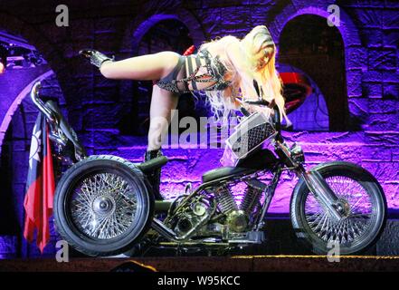 LADY GAGA BORN THIS WAY BALL T 2012 Lサイズ Lady Gaga - The Born This Way Ball Tour 2012/2013