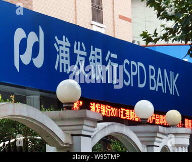 --File--View of a branch of Shanghai Pudong Development (SPD) Bank in Shanghai, China, 21 September 2011.    Shanghai Pudong Development Bank, a mid-s Stock Photo