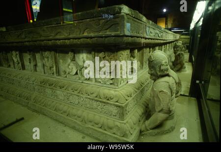 The stone coffin bed is displayed at the Yongling Museum, also known as the Yong Mausoleum or the Tomb of Wang Jian, in Chengdu city, southwest Chinas Stock Photo