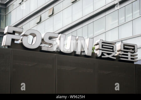 --File--View of the office building of Fosun Group in Shanghai, China, 15 July 2011.   Shanghai Fosun Pharmaceutical (Group) Co., a unit of conglomera Stock Photo