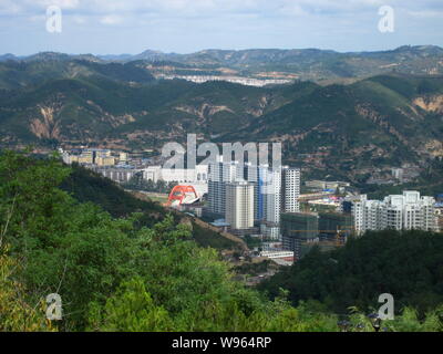 --FILE--Cityscape of YanAn city, northwest Chinas Shaanxi province, 12 September 2011.   Yanan, the iconic centre of the Communist Partys revolutionar Stock Photo