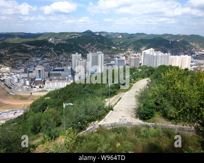 --FILE--Cityscape of YanAn city, northwest Chinas Shaanxi province, 12 September 2011.   Yanan, the iconic centre of the Communist Partys revolutionar Stock Photo