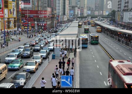 --File--Vehicles move slowly in a traffic jam on a road in Guangzhou city, south Chinas Guangdong province, 6 August 2010.   The municipal government Stock Photo