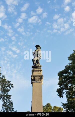 A monument honoring the fallen soldiers of the Confederate army, at the Confederate Cemetery in Fayetteville, AR, USA. Stock Photo