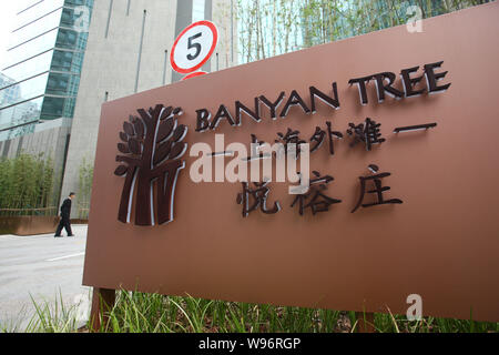 View of Banyan Tree Shanghai on the Bund in Shanghai, China, 29 October 2012.   Banyan Tree opened its first resort in Shanghai, Banyan Tree Shanghai Stock Photo