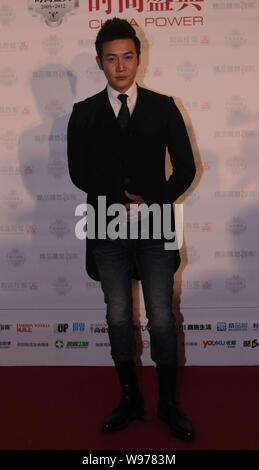 Chinese actor Lu Yi poses during a fashion awards ceremony in Beijing, China, 5 January 2012. Stock Photo