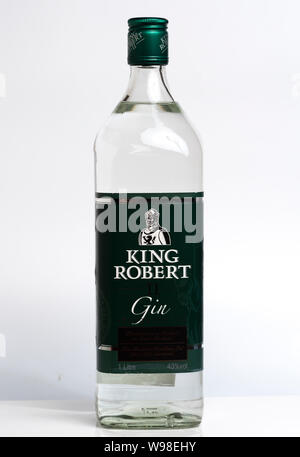 king-robert-ii-gin-1-l-bottle-isolated-on-white-background-stock-photo