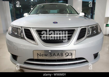 A SAAB car is on display at a 4S store in Shanghai, China, 20 December 2011.   Saab Automobile AB filed for bankruptcy, bringing the Swedish carmaker Stock Photo