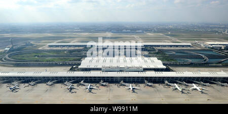 --FILE--Aerial view of the Shanghai Pudong International Airport in Shanghai, China, 21 November 2011.   Shanghai Pudong International Airport has won Stock Photo