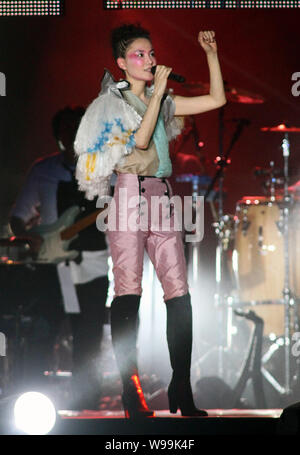 chinese-singer-and-actress-