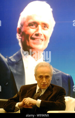 Jose Carreras Attends a press conference of a music video for an ...