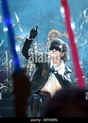 X japan toshi hi-res stock photography and images - Alamy