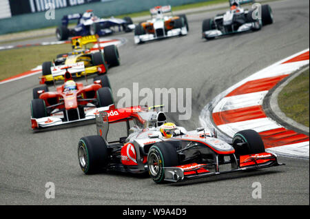 F1 drivers compete in the final of the 2010 Formula One