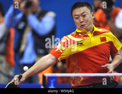 Chinas Ma Lin competes in the table tennis mens team final at the 16th Asian Games in Guangzhou city, south Chinas Guangdong province, November 16, 20 Stock Photo