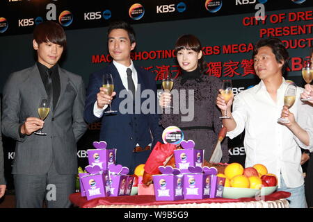 (From left) South Korean actors Jung Ji-hoon, known as Rain, and Daniel Henney, actress Lee Na-yeong (Lee Na-young) and director Kwak Jung-Hwan are se Stock Photo