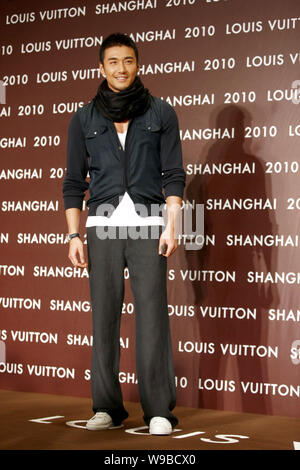 In LVoe with Louis Vuitton: April 2010