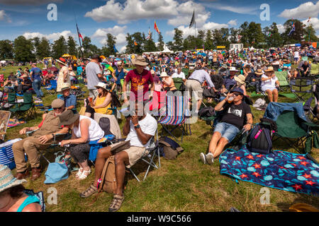 UK, England, Oxfordshire, Cropredy, Fairport’s Cropredy Convention annual music festival crowd in sunshine Stock Photo