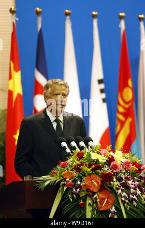 Former French Prime Minister Dominique de Villepin speaks at the High Level Forum on the Northeast Asia Economic and Trade Cooperation in Changchun ci Stock Photo