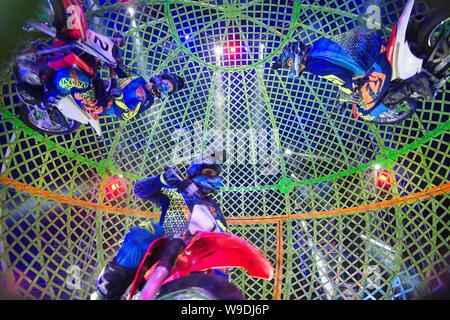 Circus Extreme at Preston Park, Brighton Stock Photo