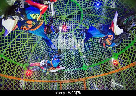 Circus Extreme at Preston Park, Brighton Stock Photo