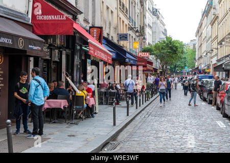 Shops, restaurants and cafés on Rue de la Harpe in the Latin Quarter, Paris, France Stock Photo