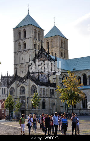 Blick auf den St. paulus Dom in der Altstadt von Münster Stock Photo
