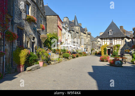 Downtown of Rochefort en Terre, a commune in the Morbihan department of Brittany in north-western France. Rochefort-en-Terre is a designated “Petite C Stock Photo