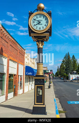 Washington, Palouse Region, Rosalia, Historic Downtown, large four face clock mounted on sidewalk pedestal Stock Photo