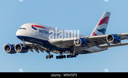 British Airways Airbus A380-8 landing at Vancouver Intl. Airport on a clear evening. Stock Photo