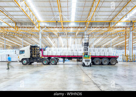 Huge distribution shipping warehouse for Global business shipping,Logistic,Import and Export business concept Stock Photo