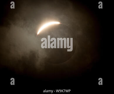 Diamond ring effect during total eclipse of the sun on 13 November 2012 from Palm Cove, Cairns, North Queensland, Australia, Pacific Stock Photo