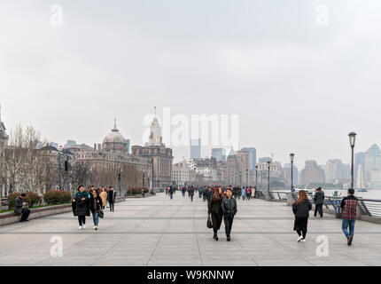 The Bund (Waitan) and Huangpu River in early March 2019 when the AQI (Air Quality Index) was over 200, Shanghai, China Stock Photo