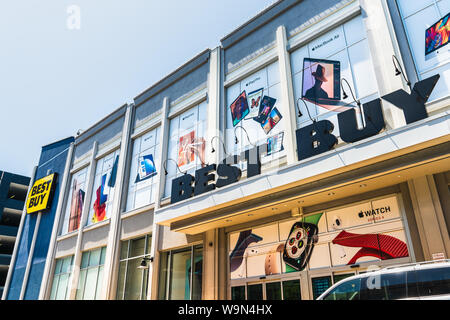 August 9, 2019 San Jose / CA / USA - Close up of Westfield Valley Fair Mall  logo; San Francisco bay area Stock Photo - Alamy