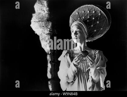 Deborah Fallender, on-set of the British Fantasy Film, 'Jabberwocky', Python Films, Umbrella Films, Columbia-Warner Distributors, 1977 Stock Photo