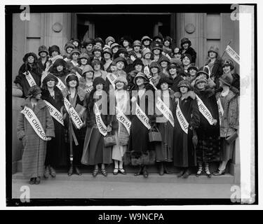Beauty contestants, 11/26/23] Stock Photo - Alamy