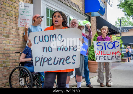 Rockville Centre, New York, United States. 14th Aug, 2019. Over 15 organizations representing thousands of Long Islanders rallied outside Senator and chair of the Senate environment committee Todd Kaminsky office on August 14, 2019 and delivered a strong message calling on the Senator to call on Governor Andrew Cuomo, and the Department of Environmental Conservation (DEC) to deny construction permits for the unwanted and unnecessary Williams NESE fracked gas pipeline. Credit: Pacific Press Agency/Alamy Live News Stock Photo