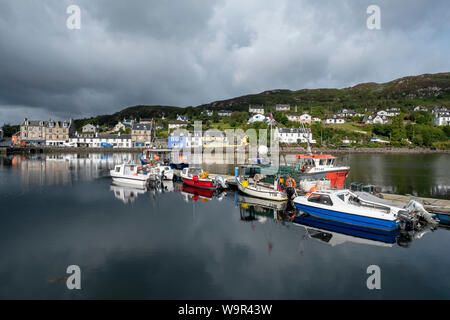 A view of Tarbert harbour, on the Kintyre peninsula, Argyll, Scotland. Stock Photo