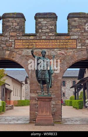 roman castle Saalburg, main gate, statue of Antoninus Pius, Bad Homburg, Hesse, Germany, Europe Stock Photo