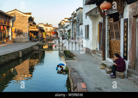 Asia, China, Chinese, Anhui Province, Mount Huangshan, Huangshan City, Tangmo Ancient Village, River town *** Local Caption *** Stock Photo