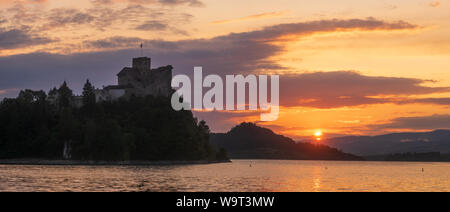 Beautiful sunset over the castle in Niedzica,Poland Stock Photo