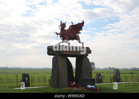 09/10/2017, Langemark-Poelkapelle, Belgium, Welsh Memorial Memorial WW1, The red dragon, built on a dolmen, stands in the middle of an area that was c Stock Photo