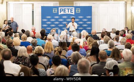 Ottumwa, IA, USA. 15th Aug, 2019. South Bend, Indiana Mayor PETE BUTTIGIEG (D) campaigning at the Hotel Ottumwa in Ottumwa, Iowa on August 15, 2019. Credit: Michael Brochstein/ZUMA Wire/Alamy Live News Stock Photo