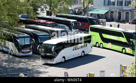 Zürich, Schweiz, Fernbusse auf Busparkplatz, Billigreisen, Billigbusse