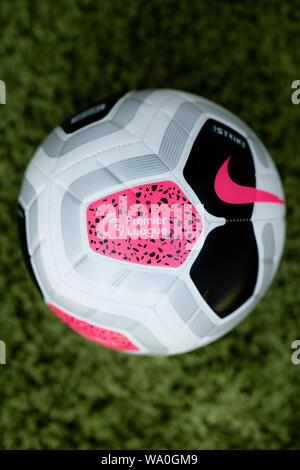 Nike Merlin Premier League Football 2019/20 Stock Photo - Alamy