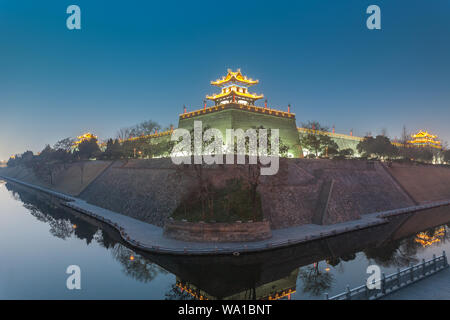 Shaanxi xi 'an city wall at night Stock Photo