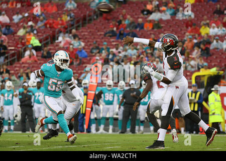 MIAMI GARDENS, FL - OCTOBER 24: Miami Dolphins outside linebacker Andrew  Van Ginkel (43) during the game between the Atlanta Falcons and the Miami  Dolphins on October 24, 2021 at Hard Rock